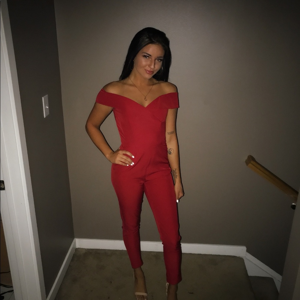 ♥️SEXY & CLASSY RED ONE PIECE JUMPSUIT WORN ONCE♥️